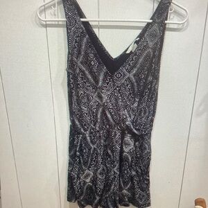 Black and White Printed V-Neck Romper